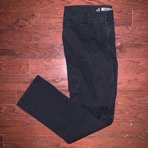 Woman’s Mossimo Supply Co Skinny Jeans